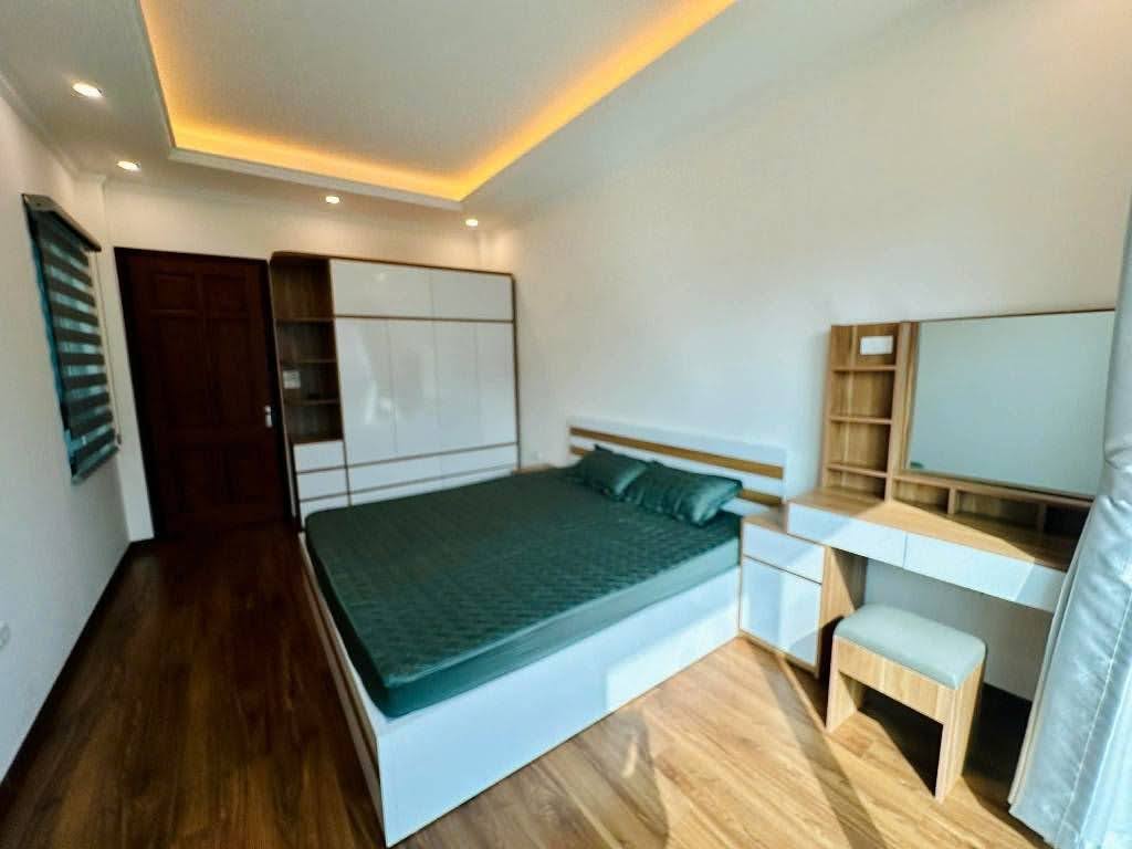 Bán nhà Mặt ngõ Phan Đình Giót, DT 44m2, 5 tầng, giá 8 tỷ, ô tô qua nhà